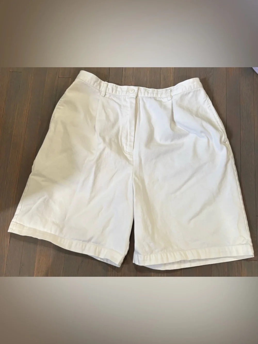 647. Pendleton White Cotton Casual Shorts - Picture 1 of 3